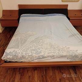 letto matrimoniale king size con vano portacuscini