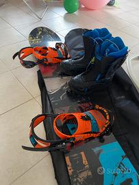 Snowboard NITRO + Attachi RIDE + Scarponi FORUM