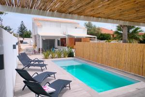 10 mt dal Mare_ Eleganti Ville con piscina
