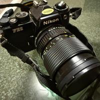 Macchina fotografica nikon FE2