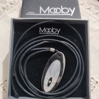 Ciondolo in acciaio e madreperla con laccio Mooby