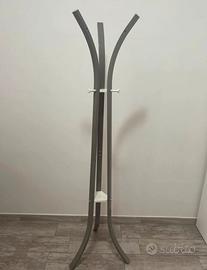 Appendiabiti da terra in stile scandinavo