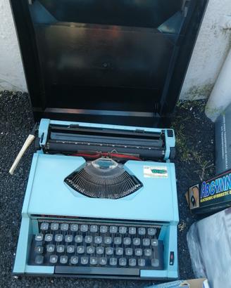Macchina da scrivere wintage 