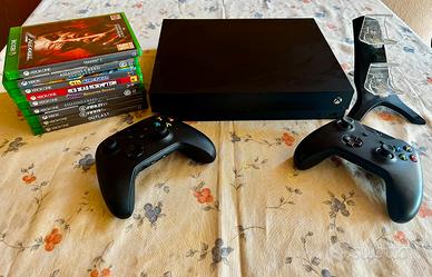 Xbox One X + 2 Joystic + 10 giochi