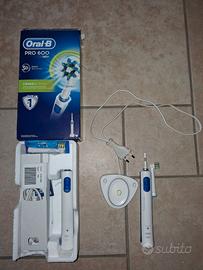 2 Spazzolini elettrici oral b
