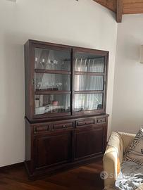 credenza con vetrina in legno