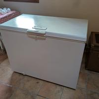 Congelatore Whirlpool a pozzetto 250L