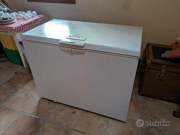 Congelatore Whirlpool a pozzetto 250L