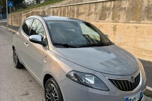 LANCIA Y ALBERTA FERRETTI