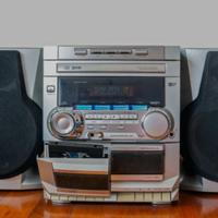 Stereo  buone condizioni.. 100