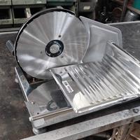 affettatrice manuale 