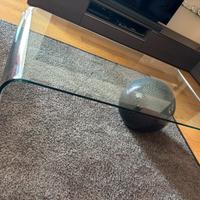 Tavolino cristallo con sfera di supporto