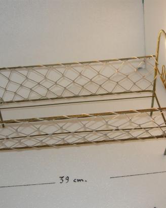 Lettino in filo metallico per bambole