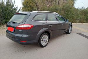 Ford Mondeo Station Wagon Ghia