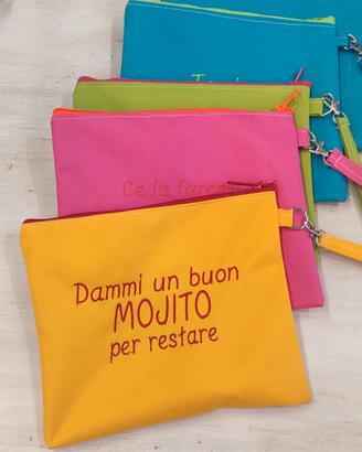 Pochette con ricamo