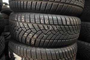 Gomme invernali 215 60 16 goodyear