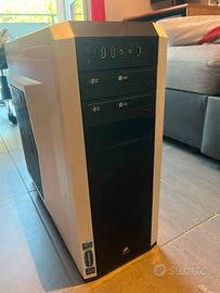 Pc desktop Corsair Gaming/fisso (i5/i7, 16GB RAM)