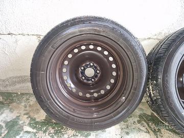 Cerchi  in ferro e gomme 205/55/16 TOYO