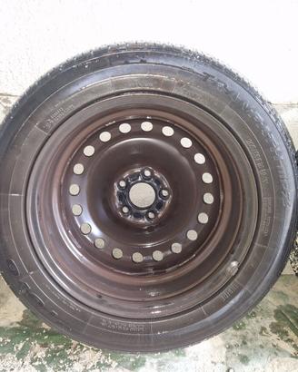 Cerchi  in ferro e gomme 205/55/16 TOYO