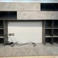 Parete attrezzata moderna effetto cemento