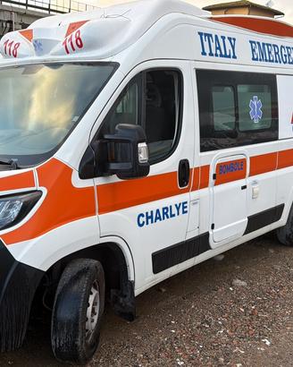 Peugeot boxer ambulanza commercianti