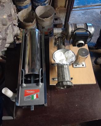 macchina trita carne e insaccatrice