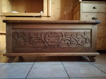Cassapanca in legno
