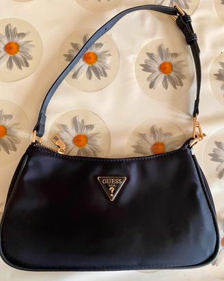 Elegante borsa a spalla Guess nera