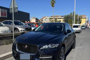 Jaguar F Pace