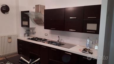 Cucina  3,45m + 1,5m wenghe e bianco