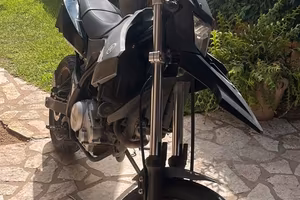 Wr 125 Yamaha Motard cerchi da 17 + Black Widow
