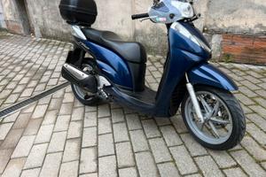 Scooter Honda SH 300 km 27.000 anno 2010