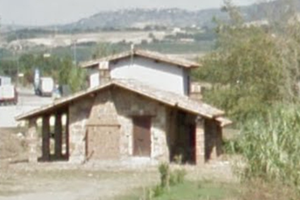 Casa da ristrutturare con ampio terreno