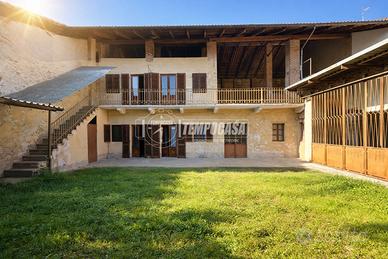 SOLUZIONE INDIPENDENTE CON MAGAZZINO E CORTILE