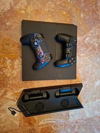 PS4 500GB + 2 joypad + base ventilata + 16 giochi
