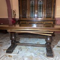 Tavolo in massello per 12 persone