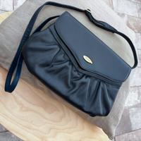 Pochette Vougue in morbida pelle  blu scuro