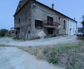 CASA SEMINDIPENDENTE A LUZZI