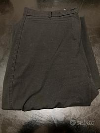 Pantaloni neri classici