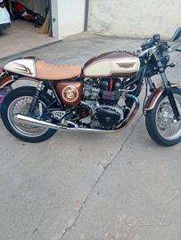 Triumph Thruxton 900 