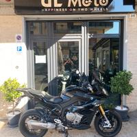 Bmw s1000xr triple black