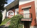 villa-bifamiliare-contemporanea-a-uboldo-con-giard