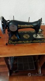 Macchina da cucire antica
