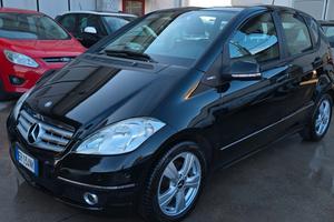 Mercedes-benz A 180 160 CDI BlueEFFICIENCY Executi