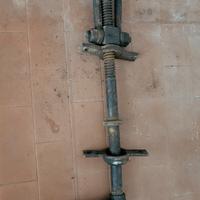 antico cric per auto