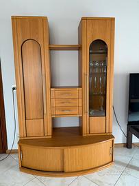 Mobile soggiorno in legno con vetrina