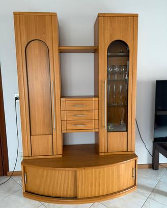 Mobile soggiorno in legno con vetrina