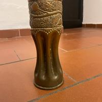 Proiettile di cannone decorato a mano