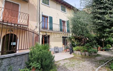 TERRACIELO NEL CENTRO STORICO DI BARDOLINO