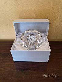 Orologio da tavolo in cristallo sfaccettato